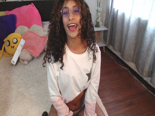 Live sex webcam photo for Leifys #273971313