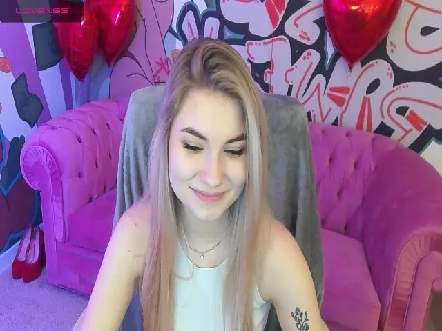 Live sex webcam photo for LemonShakes #272482406