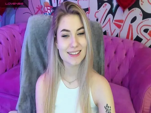 Live sex webcam photo for LemonShakes #272484899