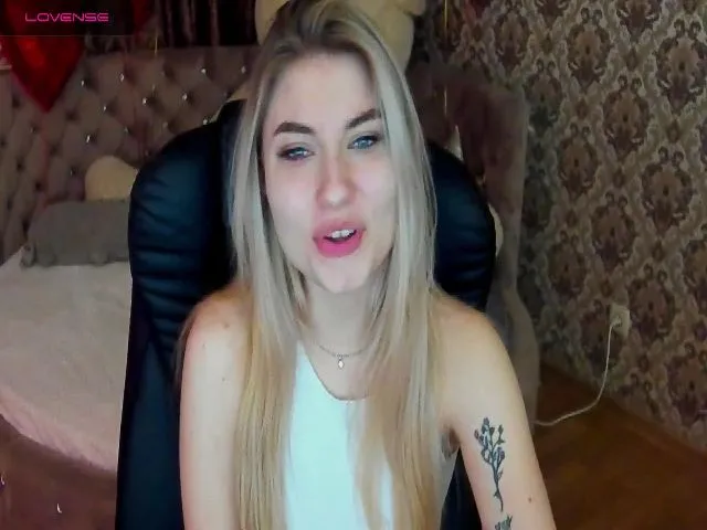 Live sex webcam photo for LemonShakes #272493718