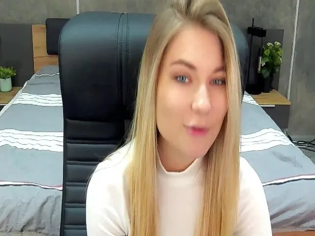 Live sex webcam photo for LemonShakes #273459543