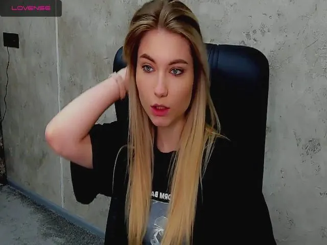 Live sex webcam photo for LemonShakes #273499716