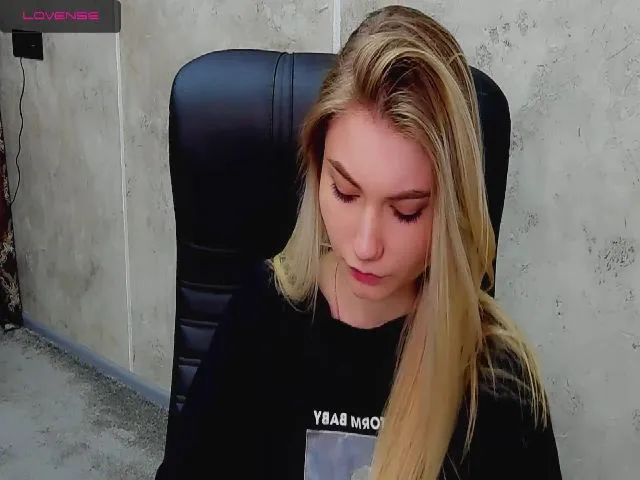 Live sex webcam photo for LemonShakes #273501257