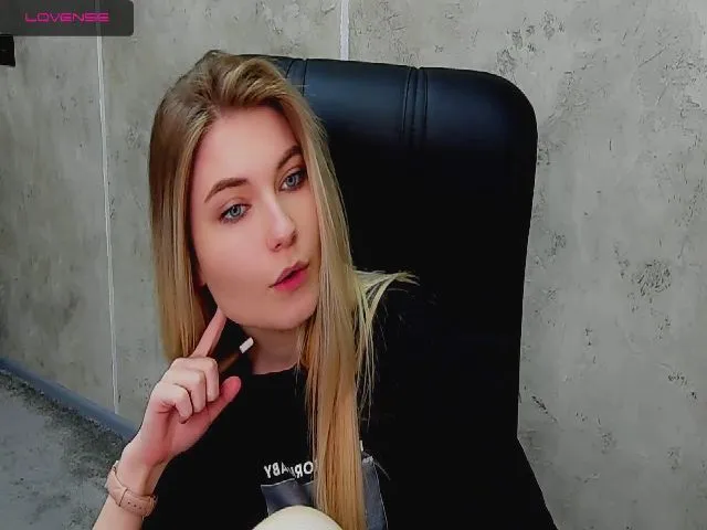 Live sex webcam photo for LemonShakes #273501426