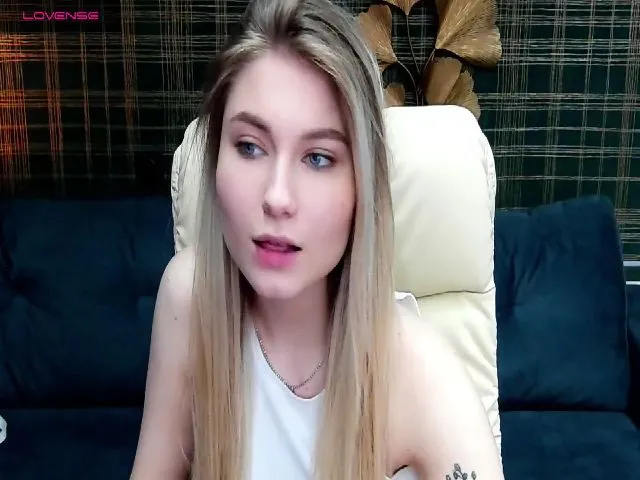 Live sex webcam photo for LemonShakes #273549049