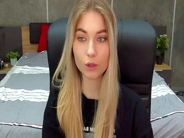 Live sex webcam photo for LemonShakes #273613288