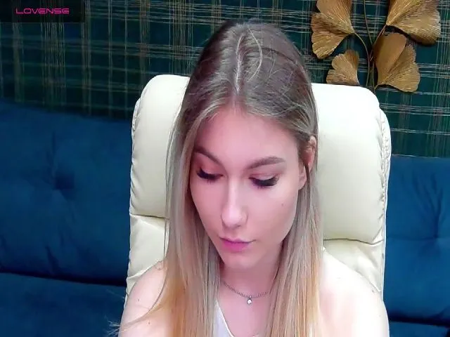 Live sex webcam photo for LemonShakes #273672250