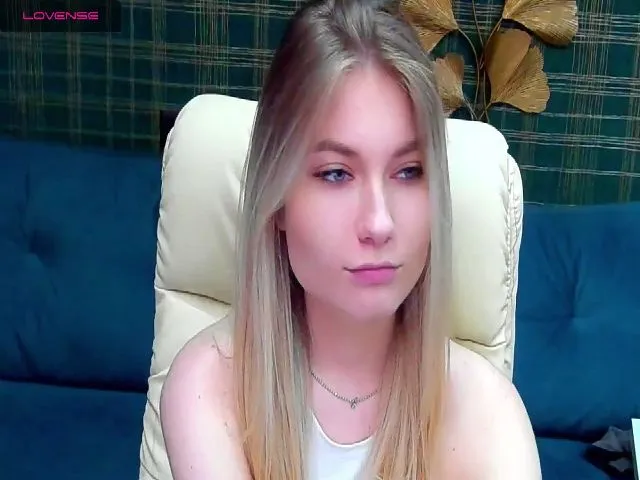 Live sex webcam photo for LemonShakes #273674227