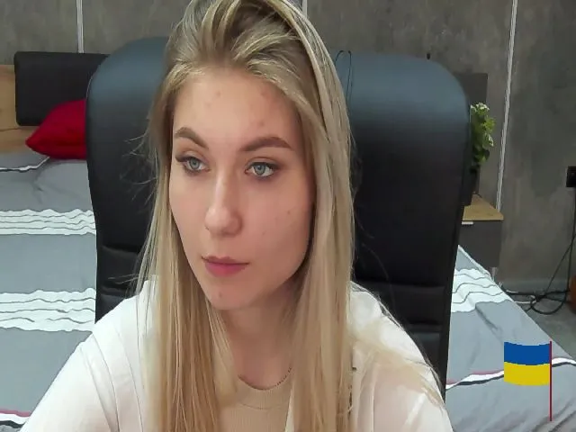 Live sex webcam photo for LemonShakes #273754435