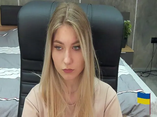 Live sex webcam photo for LemonShakes #273773161