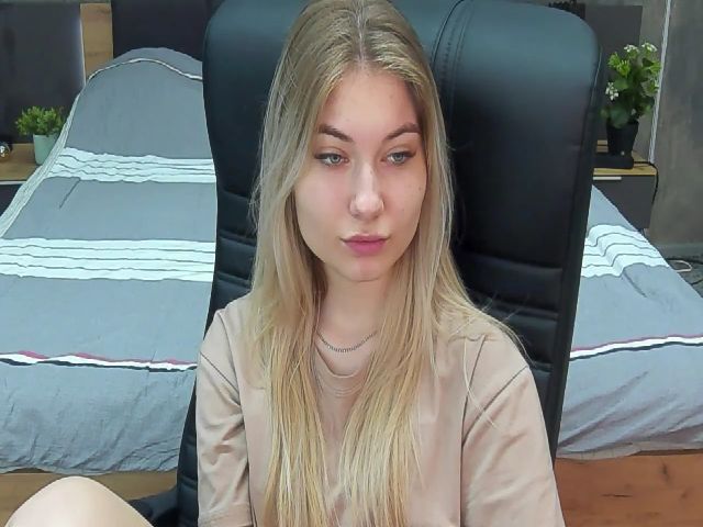 Live sex webcam photo for LemonShakes #273865973