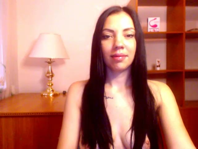 Live sex webcam photo for Lena1368 #274340858