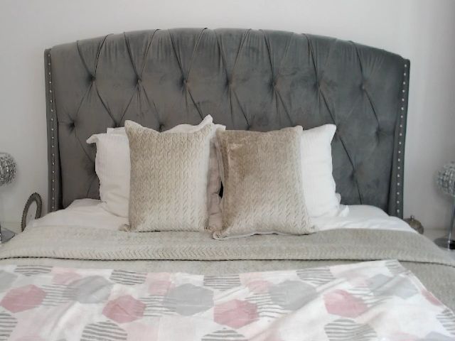 Live sex webcam photo for LenaBae #272818952