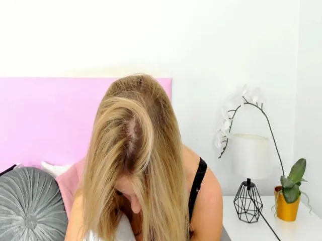 Live sex webcam photo for LenaaX #273193562