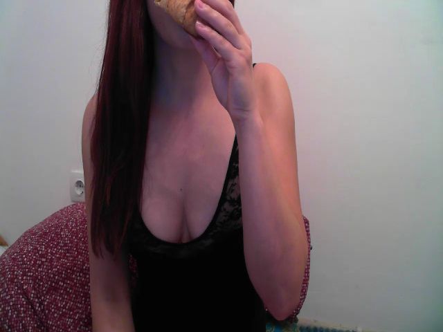 Live sex webcam photo for Lexa100 #273594418