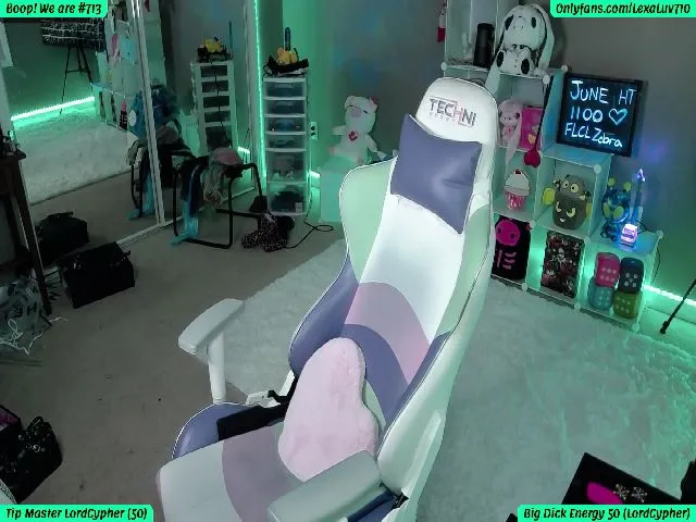 Live sex webcam photo for LexaLuv #273736560