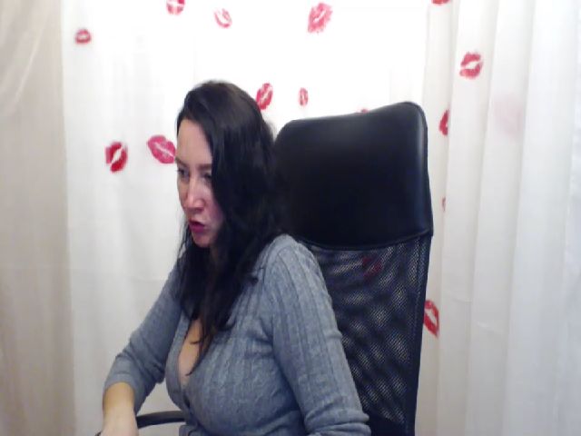 Live sex webcam photo for LexiFox_ #272437404