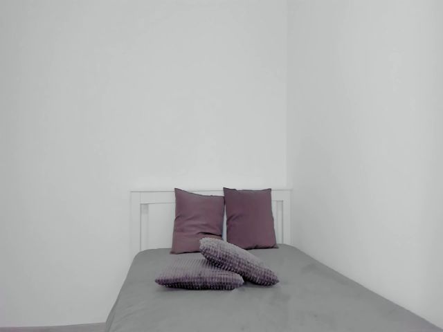 Live sex webcam photo for LexiRoseee #272158557