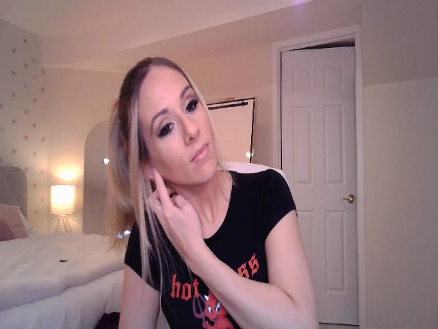 Live sex webcam photo for Lexi_Kitten_ #271891671