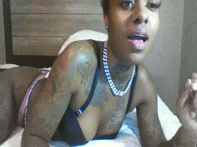 Live sex webcam photo for LexxiDeep #272975531