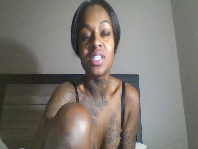 Live sex webcam photo for LexxiDeep #272982894