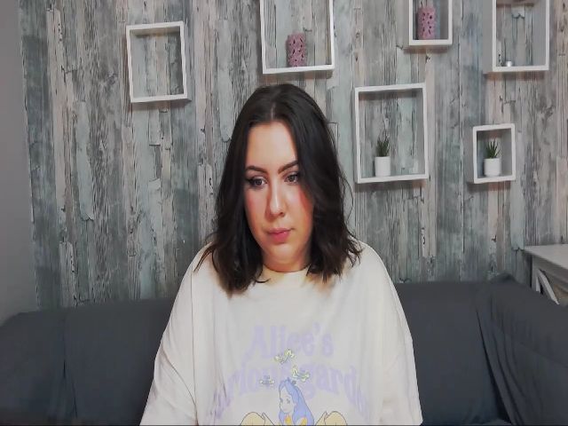 Live sex webcam photo for LexxyStone #272423949