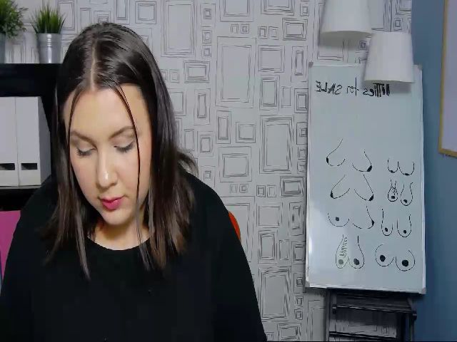 Live sex webcam photo for LexxyStone #272438489