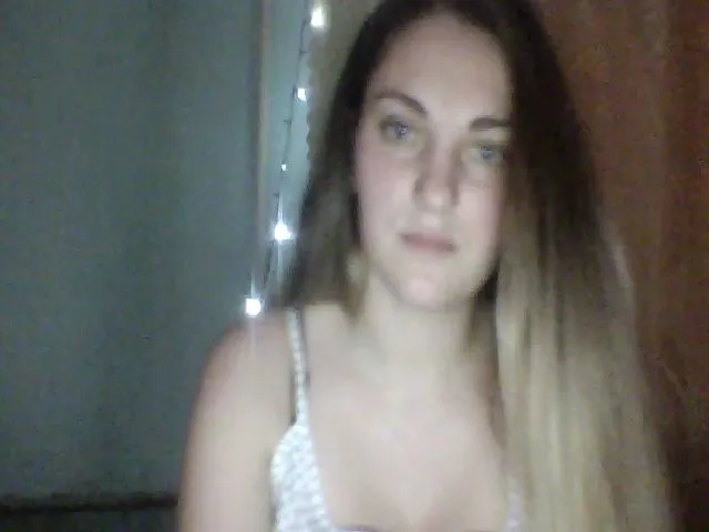 Live sex webcam photo for Lexy_69 #271752565