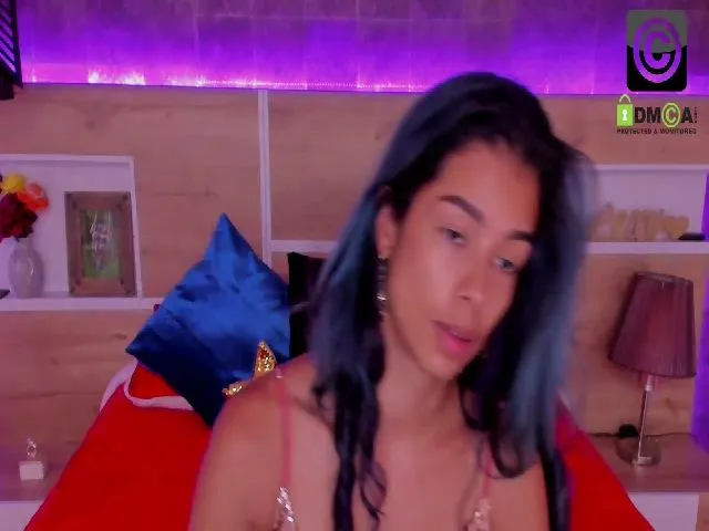 Live sex webcam photo for Lexy_fox2 #273575412