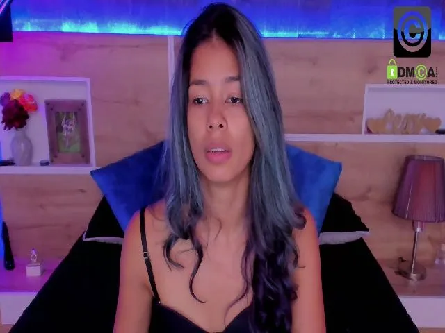 Live sex webcam photo for Lexy_fox2 #273819720