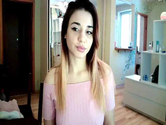 Live sex webcam photo for Lexy_hott #271732408