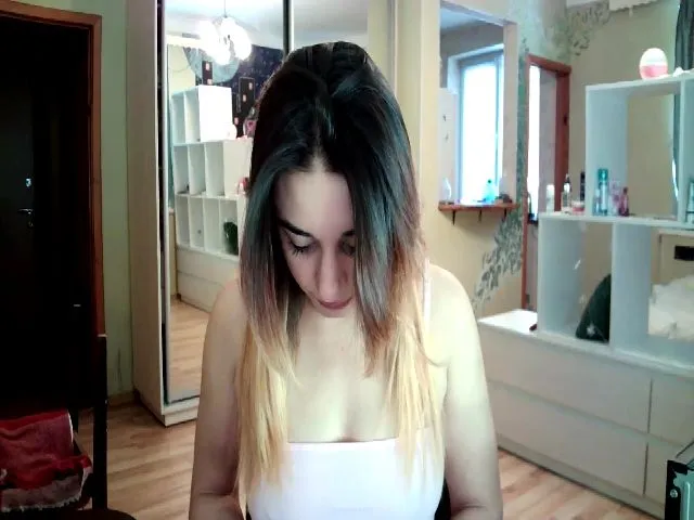 Live sex webcam photo for Lexy_hott #272005937