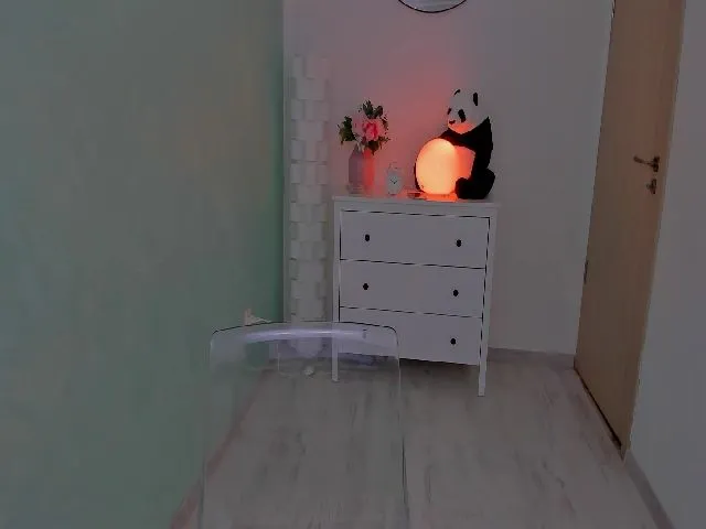 Live sex webcam photo for Lexy_sweett #274610913