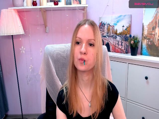 Live sex webcam photo for LiKaysi #272851271