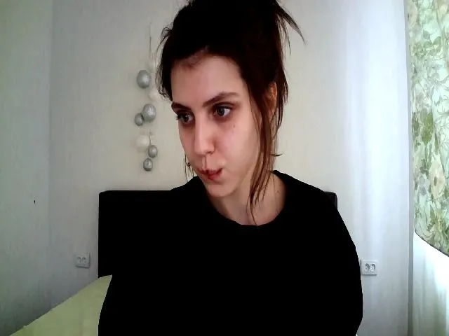Live sex webcam photo for LiLMasha #272607447