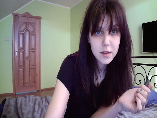 Live sex webcam photo for LiLMasha #272743583
