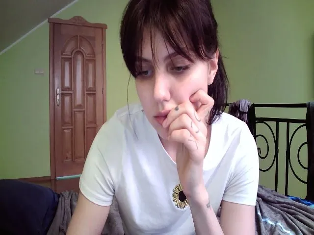 Live sex webcam photo for LiLMasha #272776252