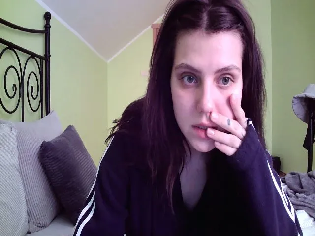 Live sex webcam photo for LiLMasha #272839460