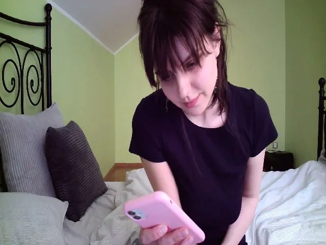 Live sex webcam photo for LiLMasha #272852833
