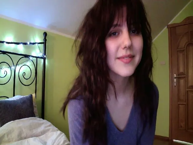 Live sex webcam photo for LiLMasha #272907036