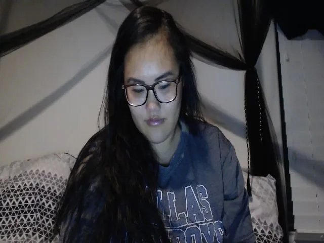 Live sex webcam photo for Li_Rose #273325331