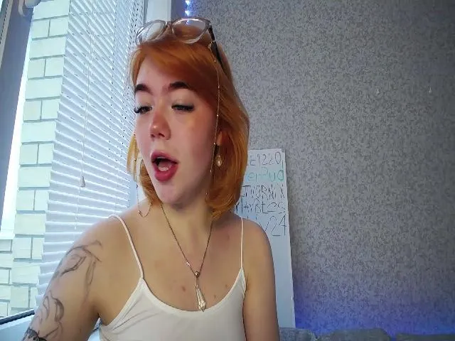Live sex webcam photo for LiaCandy #272887322
