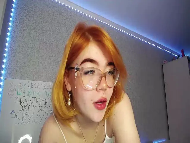Live sex webcam photo for LiaCandy #272889527