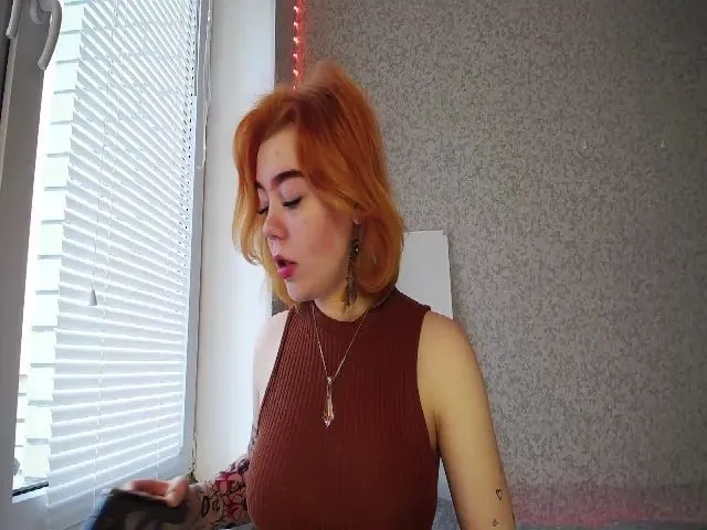 Live sex webcam photo for LiaCandy #272938428