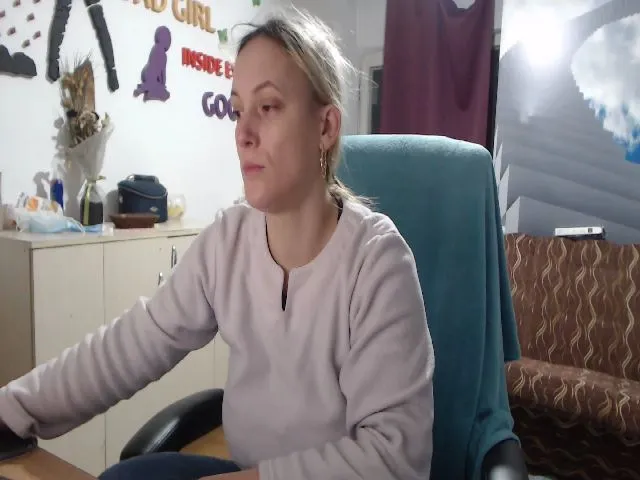 Live sex webcam photo for LiaMelanyy #271925274