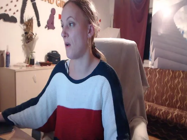 Live sex webcam photo for LiaMelanyy #272579100