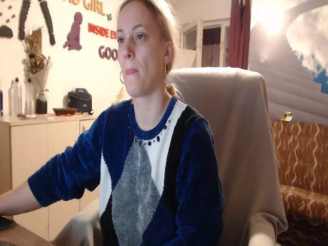 Live sex webcam photo for LiaMelanyy #272635934