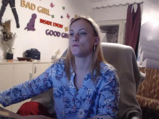 Live sex webcam photo for LiaMelanyy #272833578