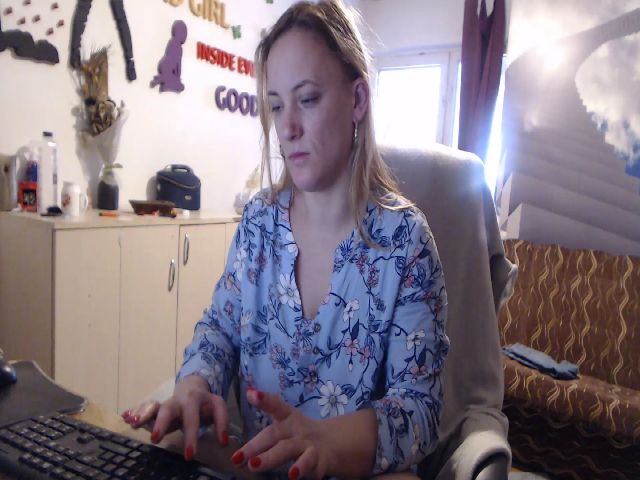 Live sex webcam photo for LiaMelanyy #272838820