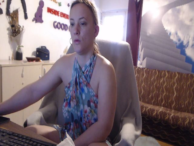 Live sex webcam photo for LiaMelanyy #272916873